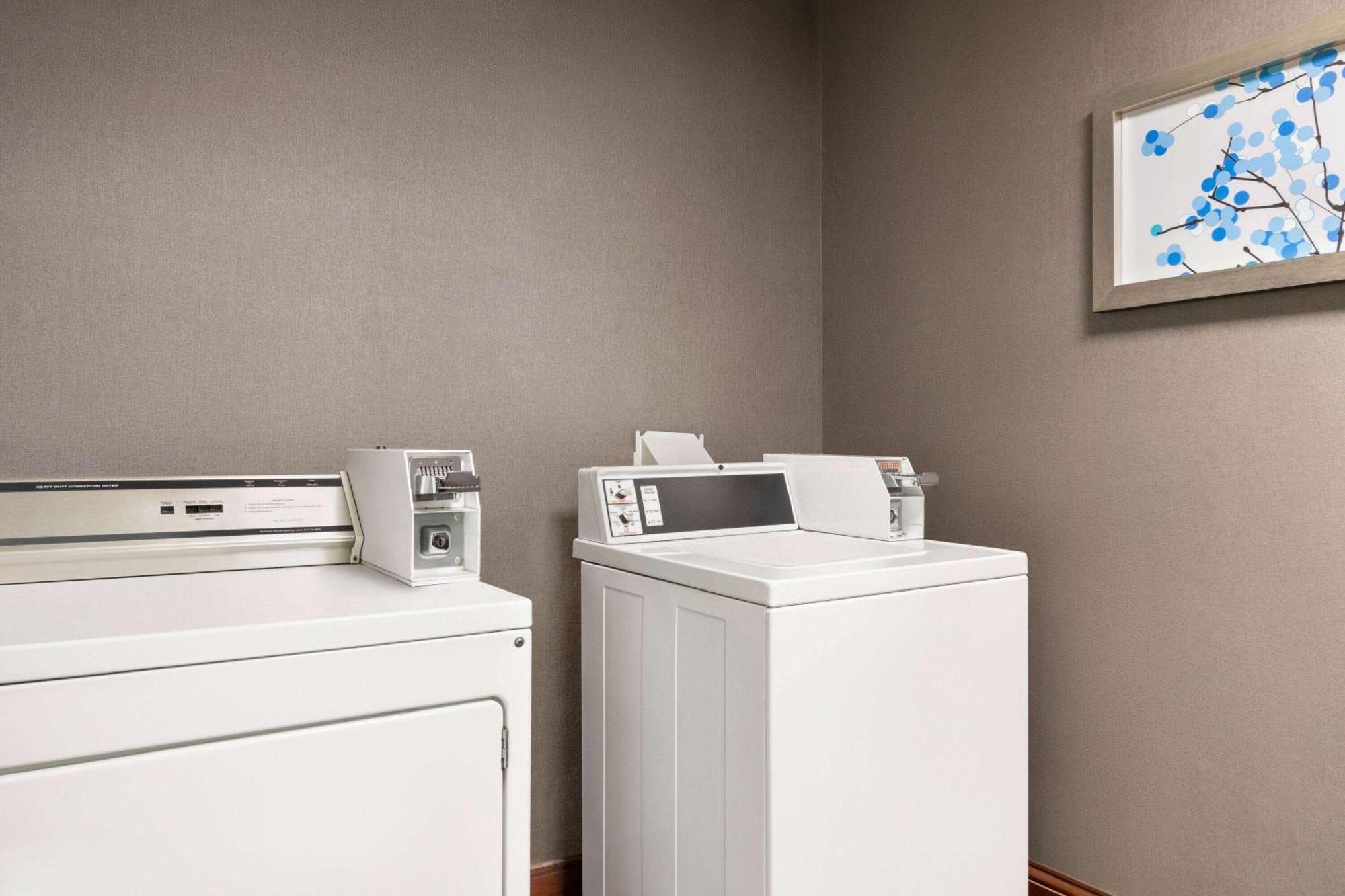 Hotel Wingate By Wyndham At Asheville Airport 3*