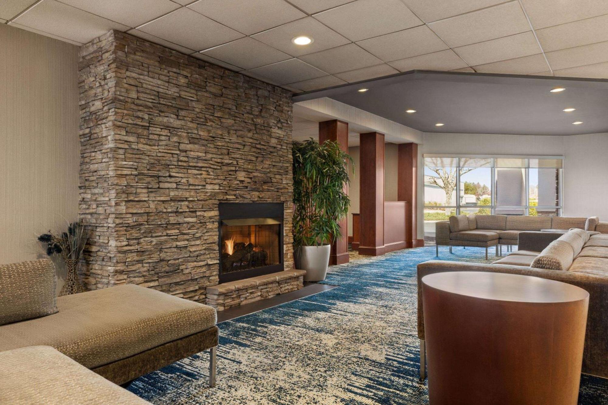 Hotel Wingate By Wyndham At Asheville Airport